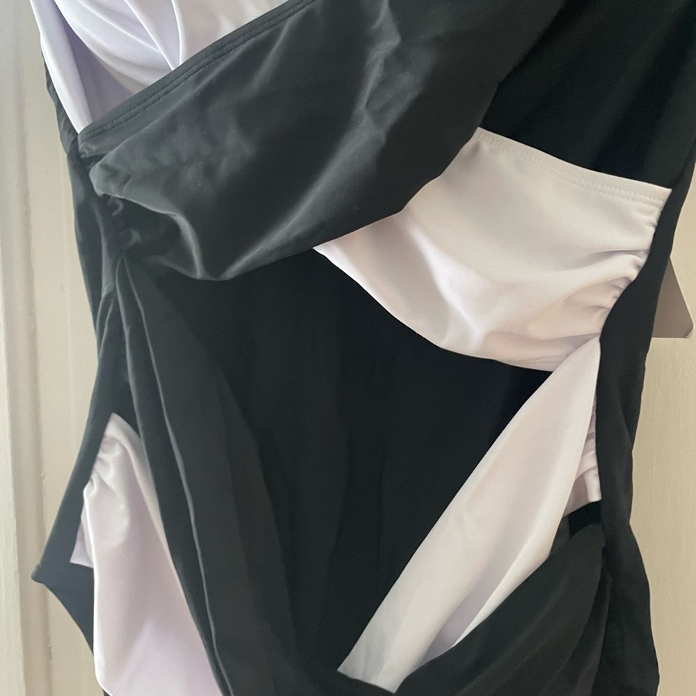 Meet Curve Plus Size One Piece Bathing Suit Summer Fashion Black And White XL - Picture 4 of 7